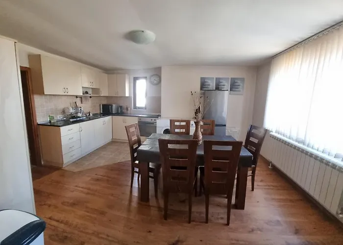 апартментс Apartment *