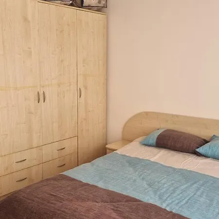 апартментс Apartamento *