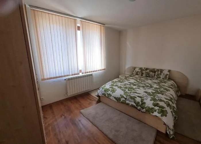 апартментс * 班斯科