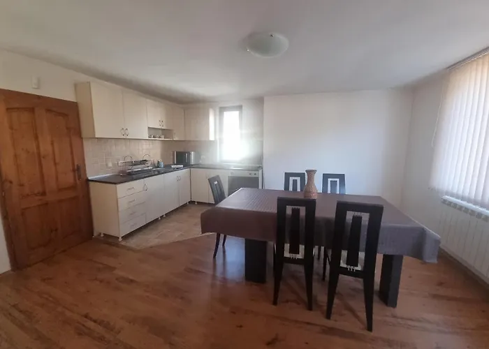 апартментс * 班斯科